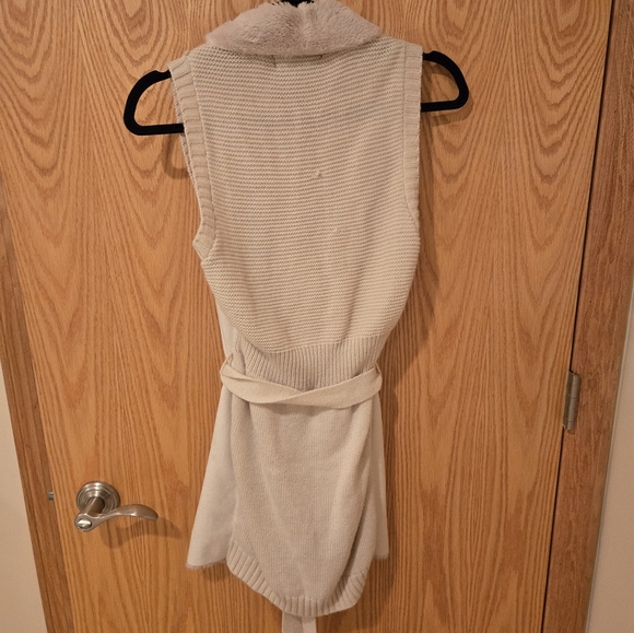 ROMEO & JULIET COUTURE Belted Faux Fur Cardigan Cream Color Size Small - Picture 13 of 15